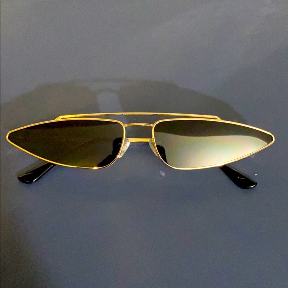 PrettyLittleThing Retro Black & Gold Sunglasses